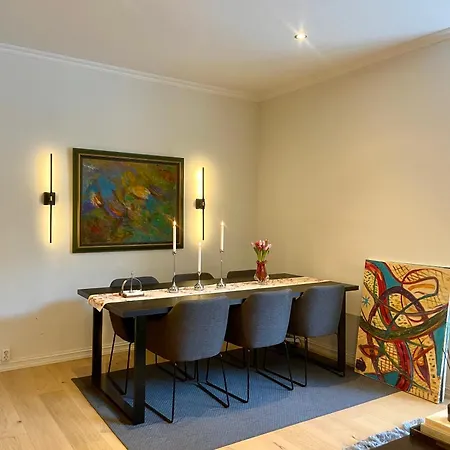 Central&large 2-bedroom In