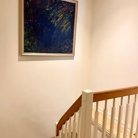 & Large 2-bedroom In *