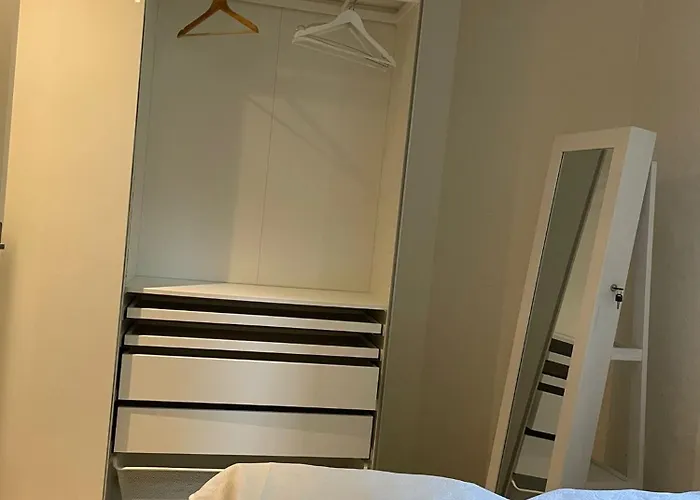 & Large 2-bedroom In *
