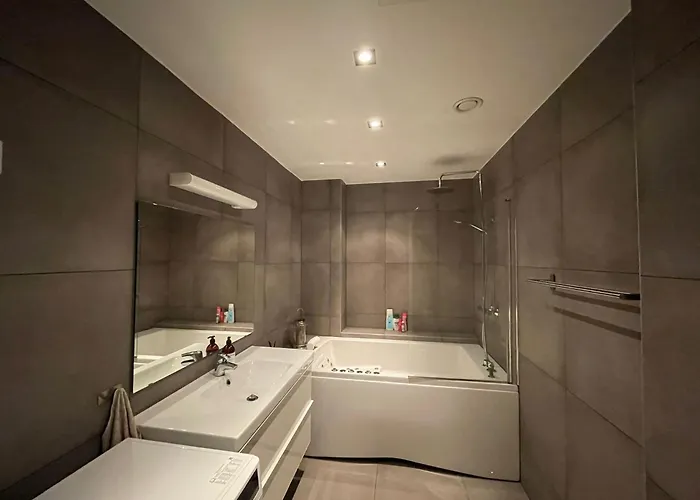 & Large 2-bedroom In